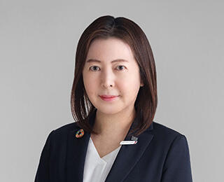 小林　美江子