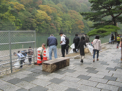 京都　嵐山清掃活動と歌碑巡り