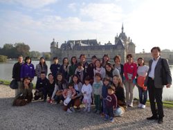 パリ　シャンティイ城でのクリーンアップ活動