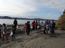 無人島で、海岸清掃と自然を五感で体験！