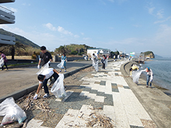 天草大矢野海岸清掃ボランティア活動とオルレ体験