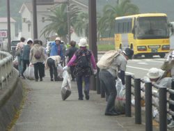 室戸阿南海岸国定公園制定５０周年記念海岸清掃と海陽町を体感！